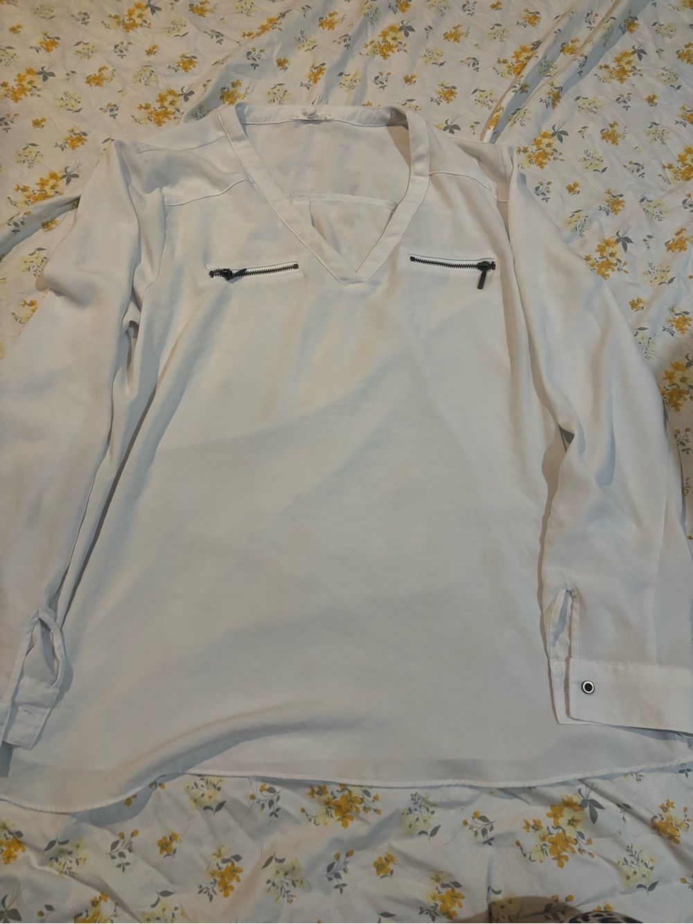 Maurices Off-White V-Neck Long Sleeve Top with Zip Accents